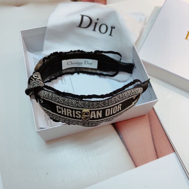 CHRISTIAN DIOR